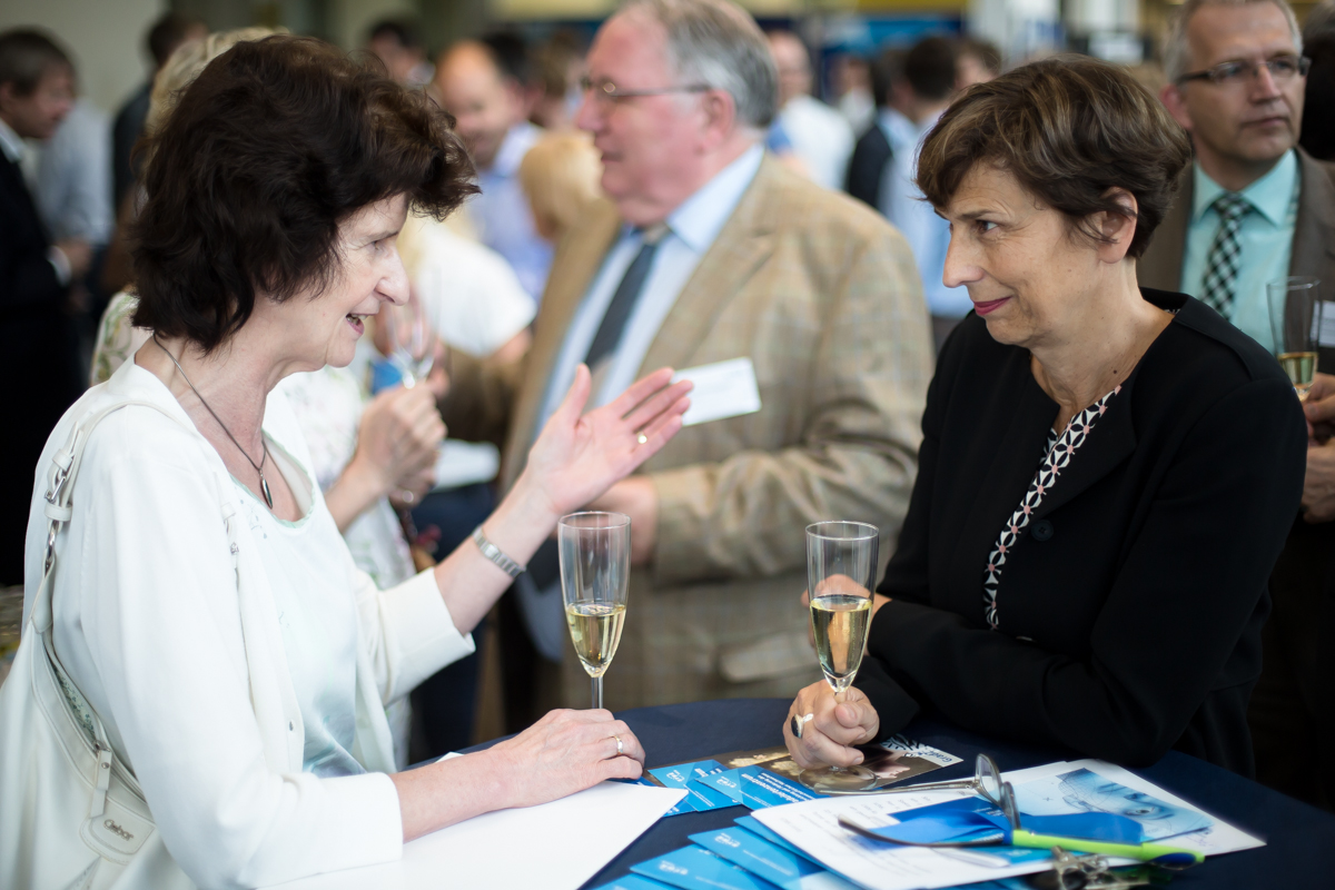 Dr. Eva-Maria Stange und Rektorin Prof. Gesine Grande.